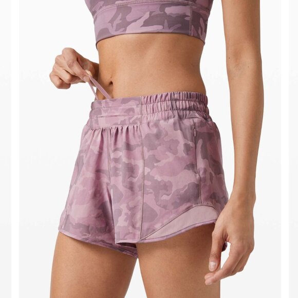 Lululemon Hotty Hot Short II *Long 4" Incognito Camo Pink Taupe Multi - Size 6 - Picture 1 of 9